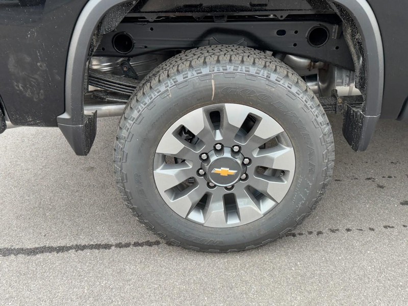 Chevrolet Silverado 2500HD Vehicle Image 04