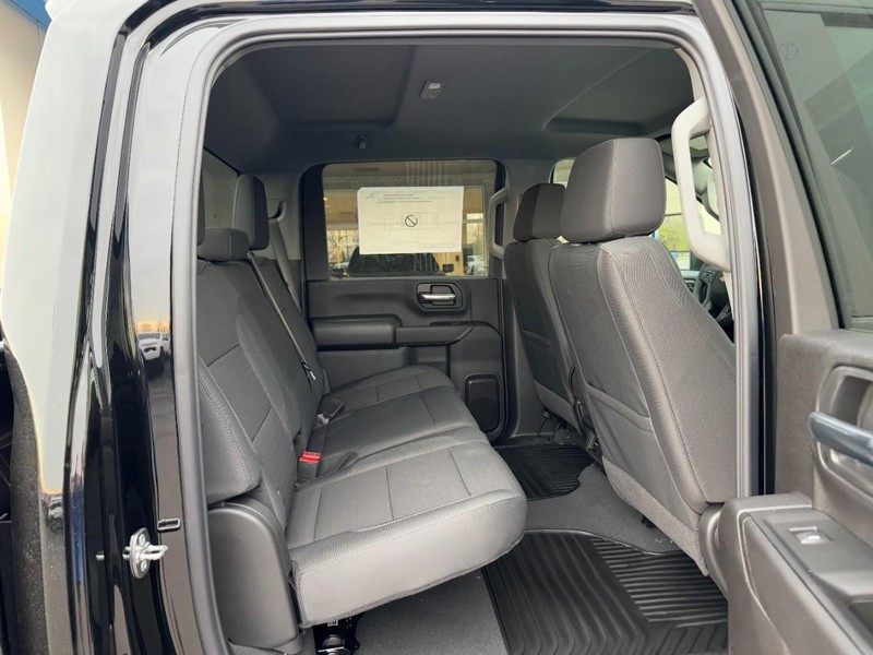 Chevrolet Silverado 2500HD Vehicle Image 05