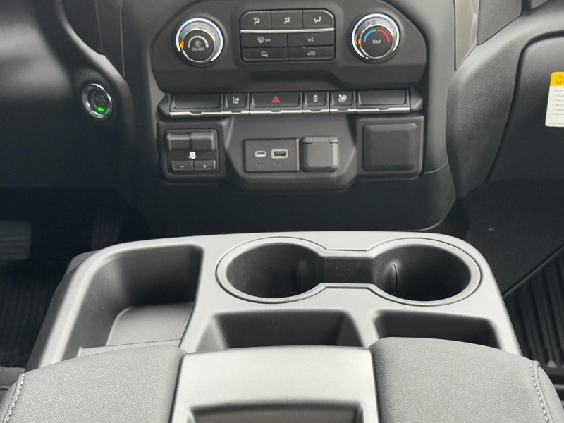 Chevrolet Silverado 2500HD Vehicle Image 09