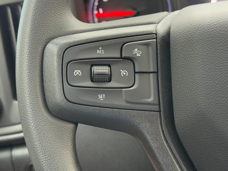 Chevrolet Silverado 2500HD Vehicle Image 10