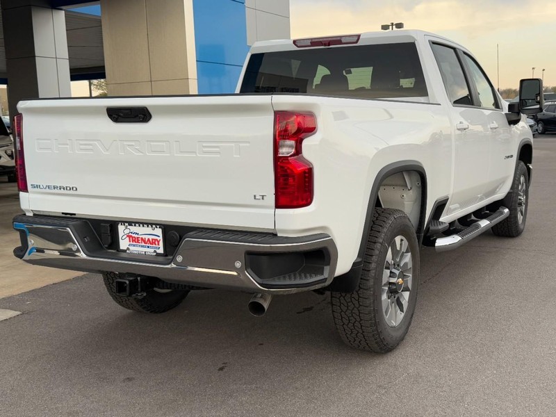 Chevrolet Silverado 2500HD Vehicle Image 03