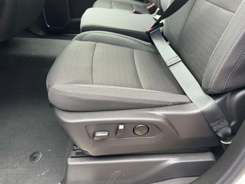 Chevrolet Silverado 2500HD Vehicle Image 14