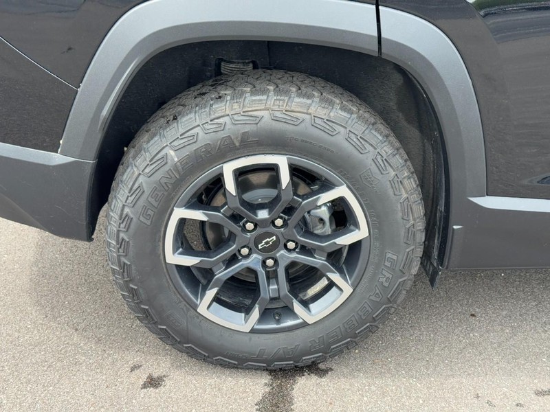Chevrolet Equinox Vehicle Image 04