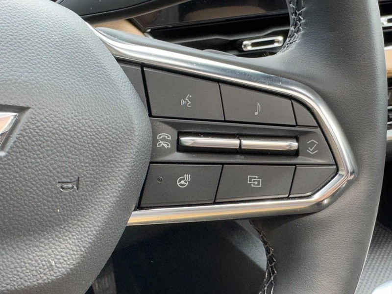 Chevrolet Equinox Vehicle Image 11