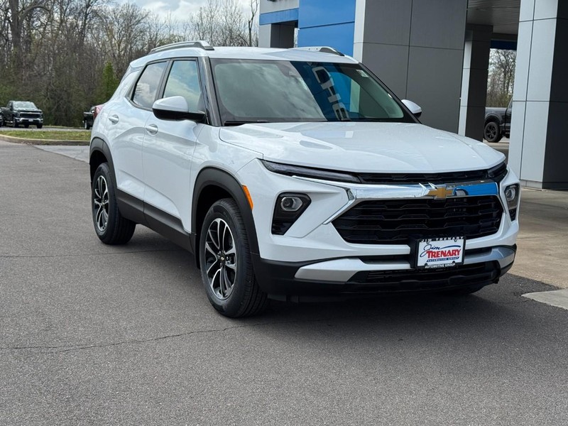 Chevrolet TrailBlazer Vehicle Image 02