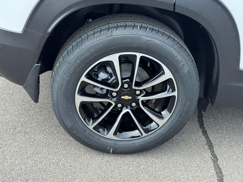 Chevrolet TrailBlazer Vehicle Image 04