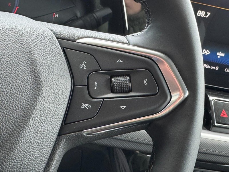 Chevrolet TrailBlazer Vehicle Image 11