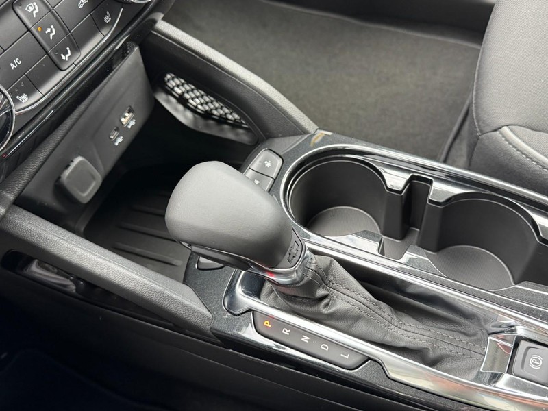 Chevrolet TrailBlazer Vehicle Image 12