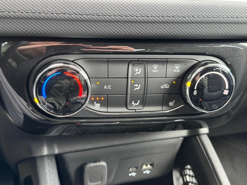 Chevrolet TrailBlazer Vehicle Image 13