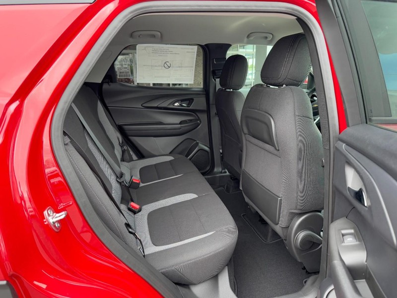 Chevrolet TrailBlazer Vehicle Image 05