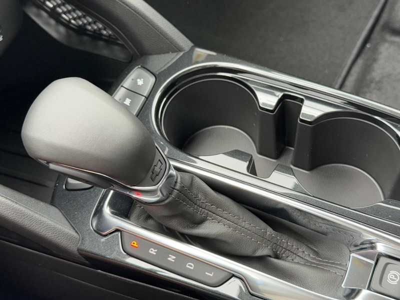 Chevrolet TrailBlazer Vehicle Image 12