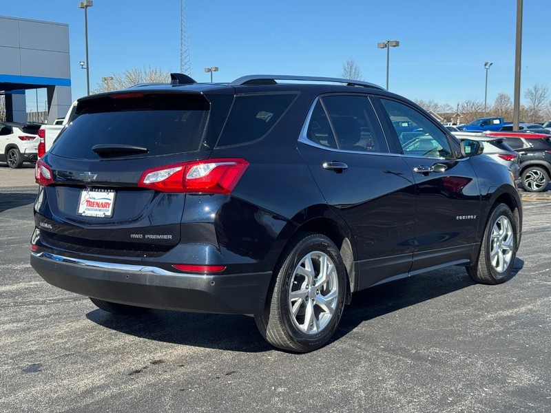 Chevrolet Equinox Vehicle Full-screen Gallery Image 03