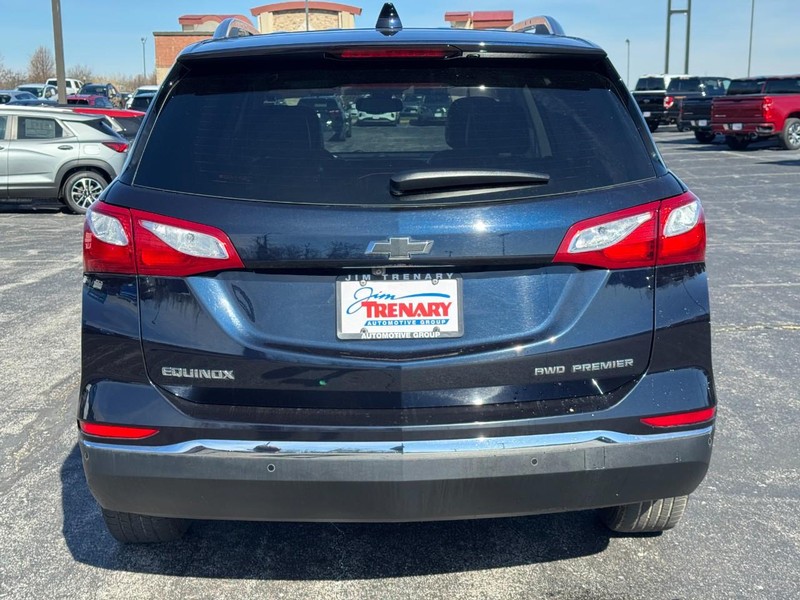 Chevrolet Equinox Vehicle Full-screen Gallery Image 05