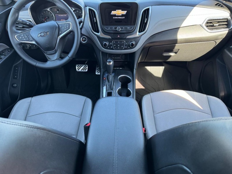 Chevrolet Equinox Vehicle Full-screen Gallery Image 11