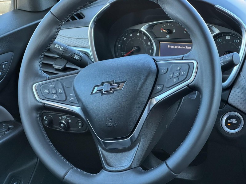 Chevrolet Equinox Vehicle Full-screen Gallery Image 12