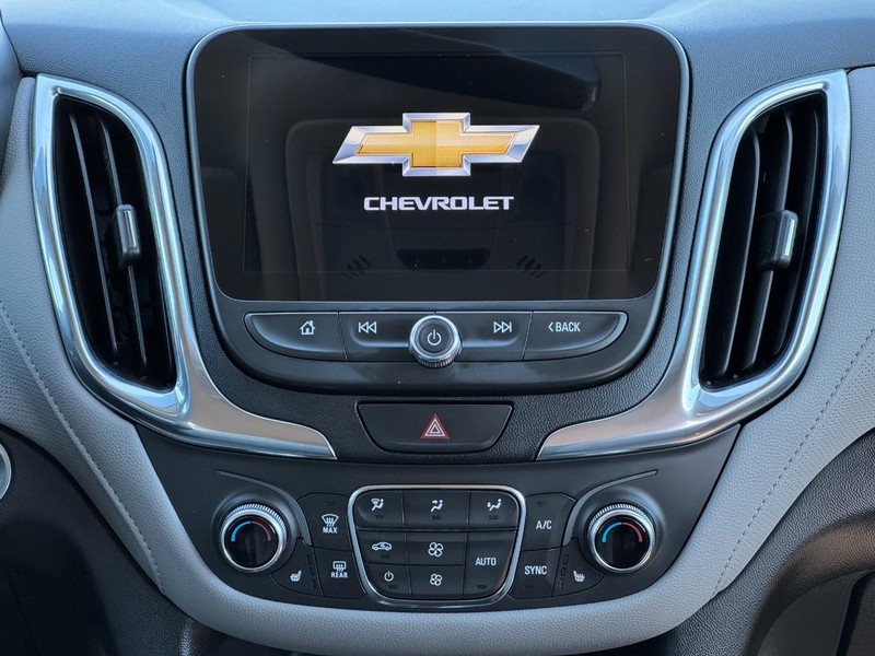 Chevrolet Equinox Vehicle Full-screen Gallery Image 13