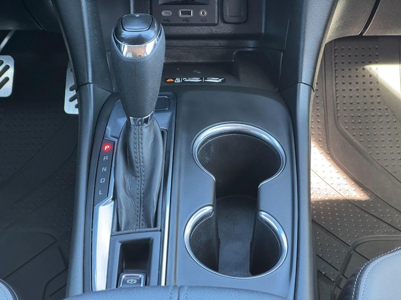 Chevrolet Equinox Vehicle Full-screen Gallery Image 14