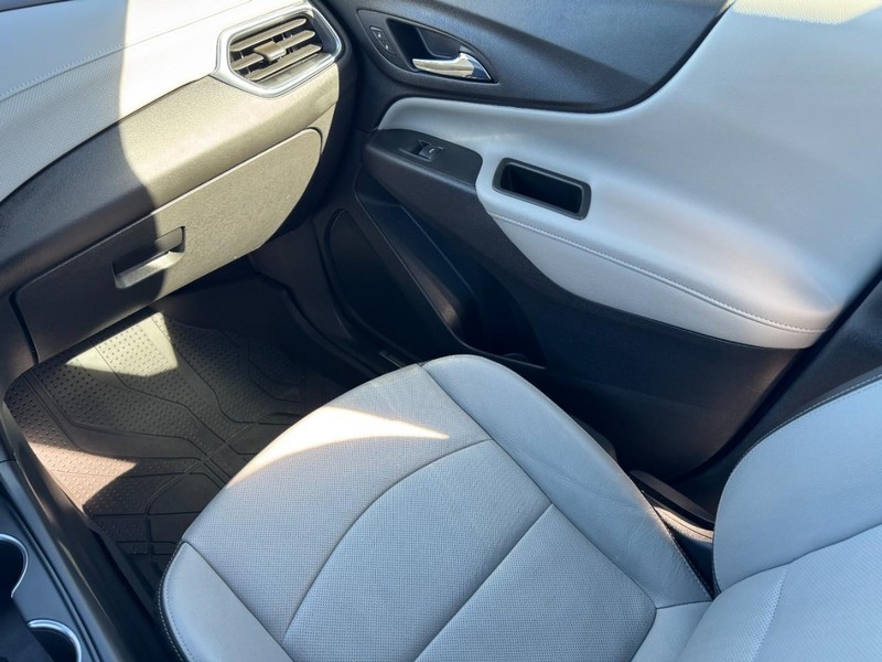 Chevrolet Equinox Vehicle Full-screen Gallery Image 15