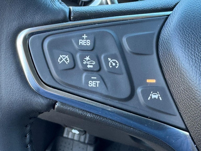 Chevrolet Equinox Vehicle Full-screen Gallery Image 17