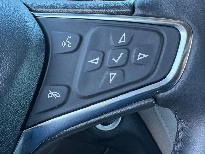 Chevrolet Equinox Vehicle Full-screen Gallery Image 18