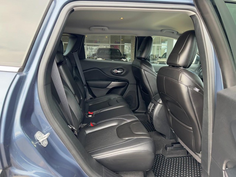 Jeep Cherokee Vehicle Image 10