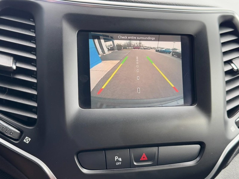 Jeep Cherokee Vehicle Image 21