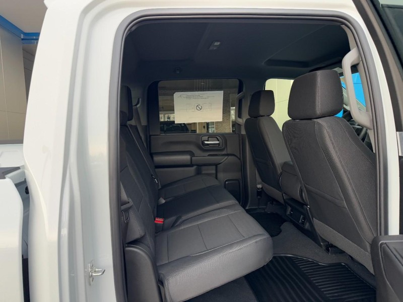 Chevrolet Silverado 2500HD Vehicle Image 05