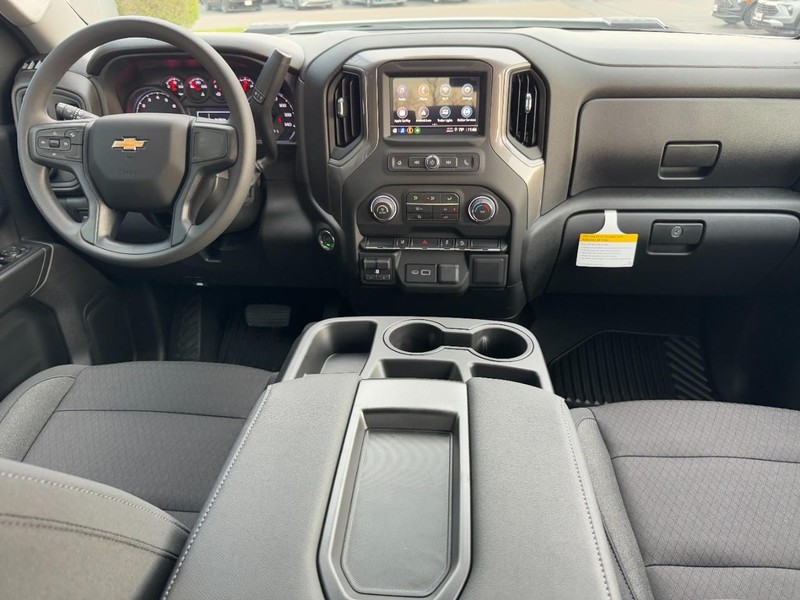 Chevrolet Silverado 2500HD Vehicle Image 06