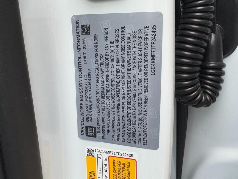 Chevrolet Silverado 2500HD Vehicle Image 14