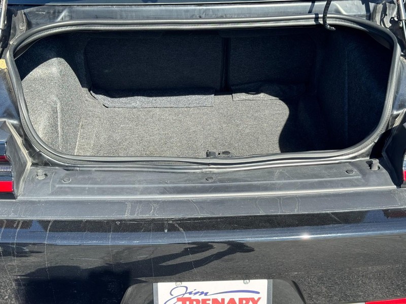 Dodge Challenger Vehicle Image 04