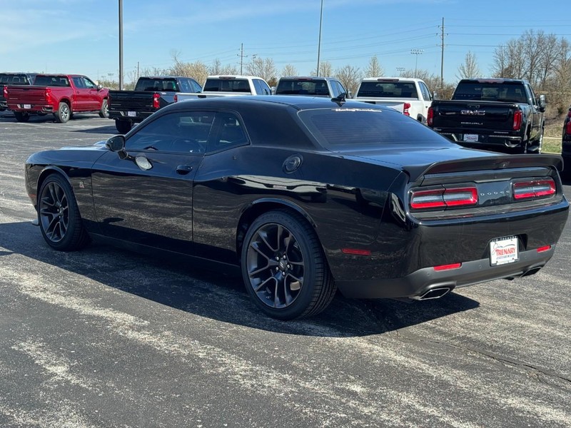 Dodge Challenger Vehicle Image 06