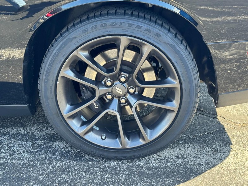 Dodge Challenger Vehicle Image 07