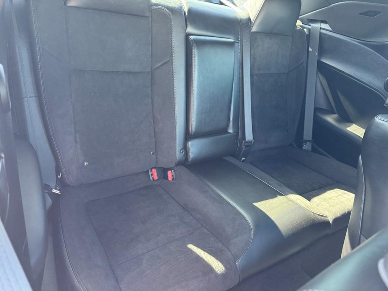 Dodge Challenger Vehicle Image 10