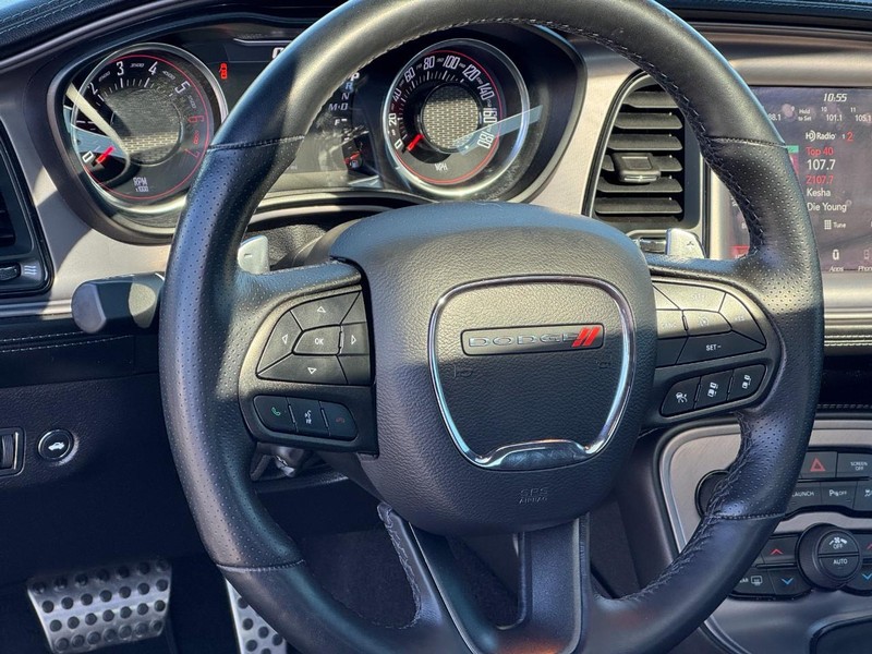 Dodge Challenger Vehicle Image 14