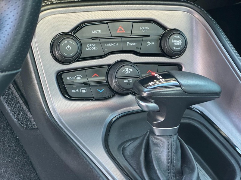 Dodge Challenger Vehicle Image 16