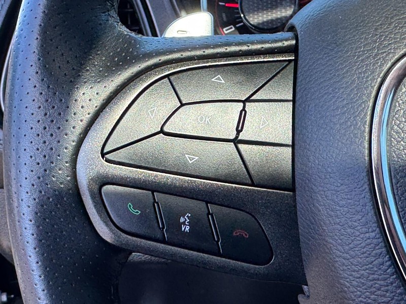 Dodge Challenger Vehicle Image 18