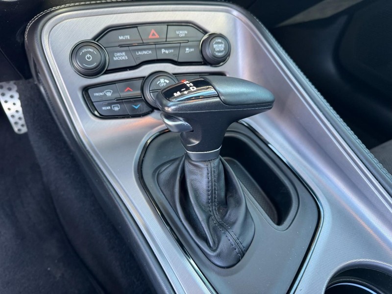 Dodge Challenger Vehicle Image 23