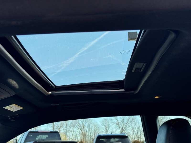 Dodge Challenger Vehicle Image 26