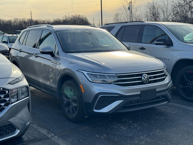 Volkswagen Tiguan Vehicle Image 02