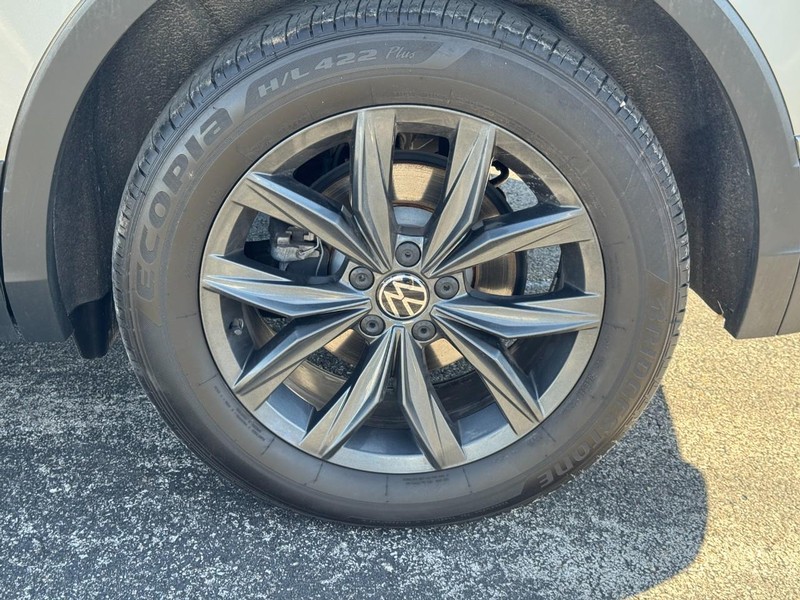 Volkswagen Tiguan Vehicle Image 07