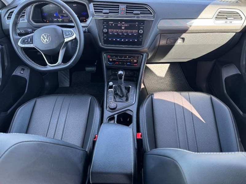 Volkswagen Tiguan Vehicle Image 12