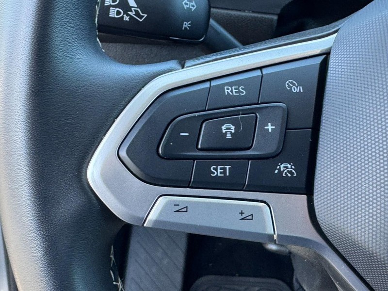 Volkswagen Tiguan Vehicle Image 18