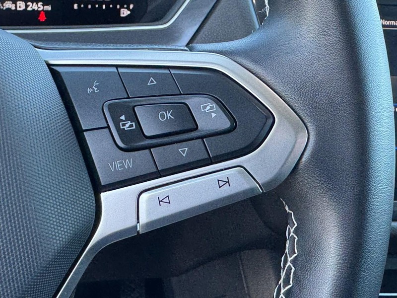 Volkswagen Tiguan Vehicle Image 19