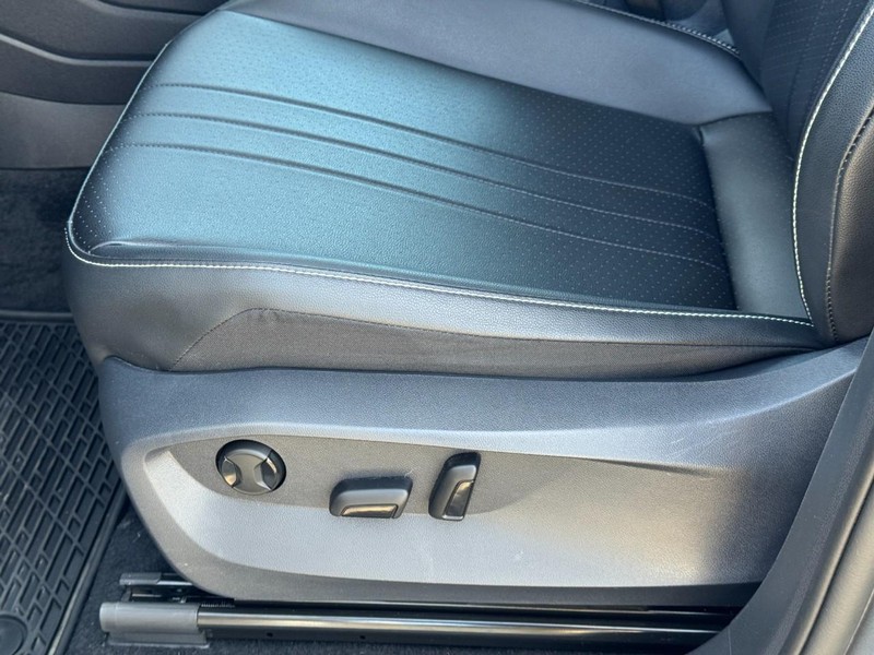 Volkswagen Tiguan Vehicle Image 25