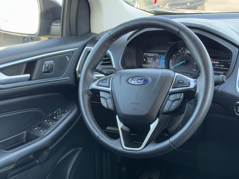 Ford Edge Vehicle Image 12