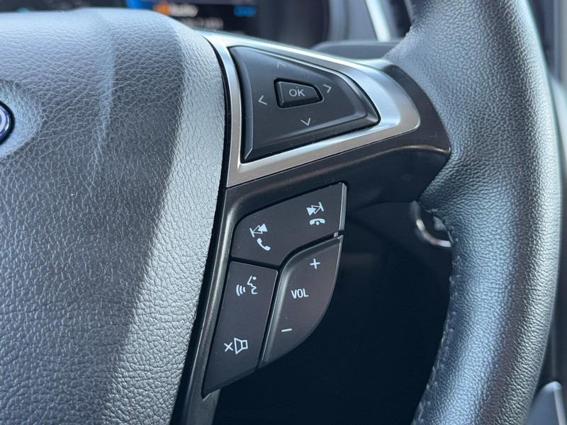 Ford Edge Vehicle Image 18