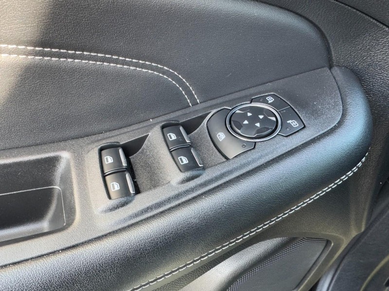 Ford Edge Vehicle Image 22