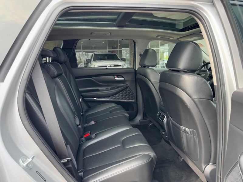 Hyundai Santa Fe Vehicle Image 10