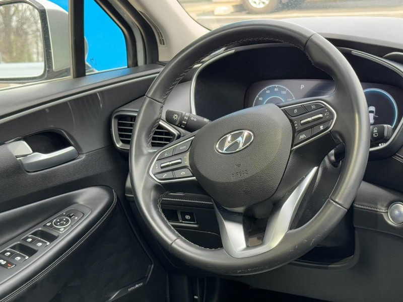 Hyundai Santa Fe Vehicle Image 12