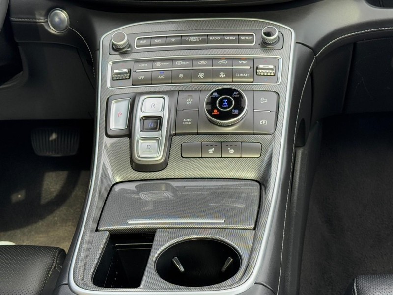 Hyundai Santa Fe Vehicle Image 14